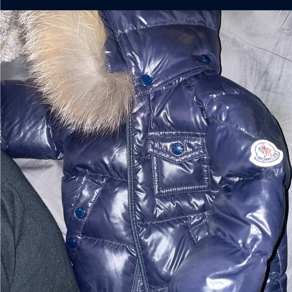 I’m selling a baby boy moncler coat. Normal wear.
